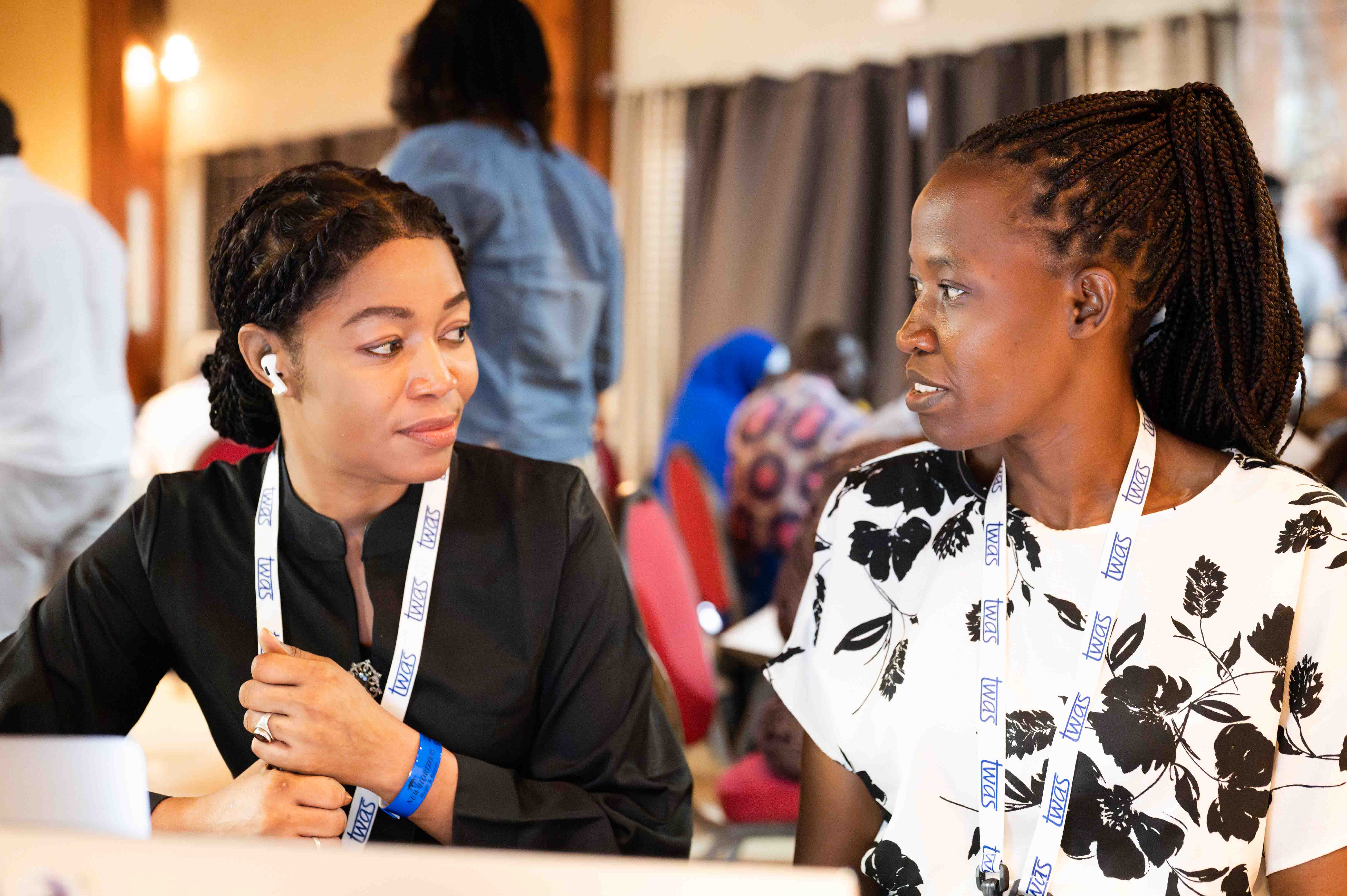 Ndeye Maty Ndiaye (left), Research Grantee, Department of Physics Université Cheikh Anta Diop, Dakar, Senegal; and Tabitha Awuor Amollo, Research Grantee, Egerton University, Egerton, Kenya. (Photo: G. Ortolani/TWAS)