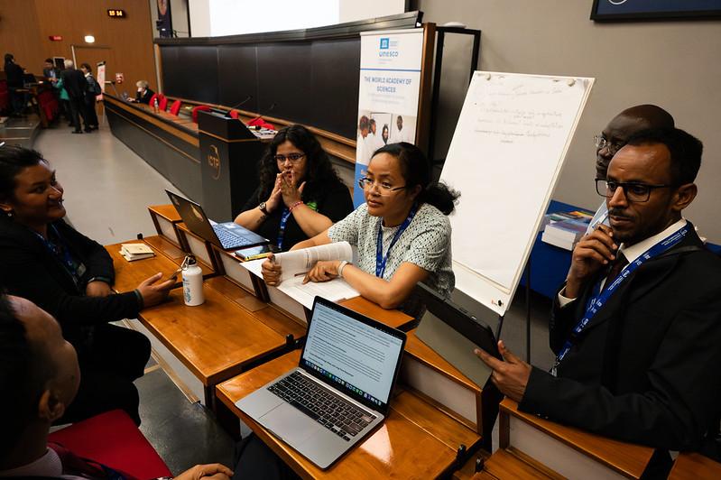 Participants engaging in group discussions. (Photo: G. Ortolani/TWAS).