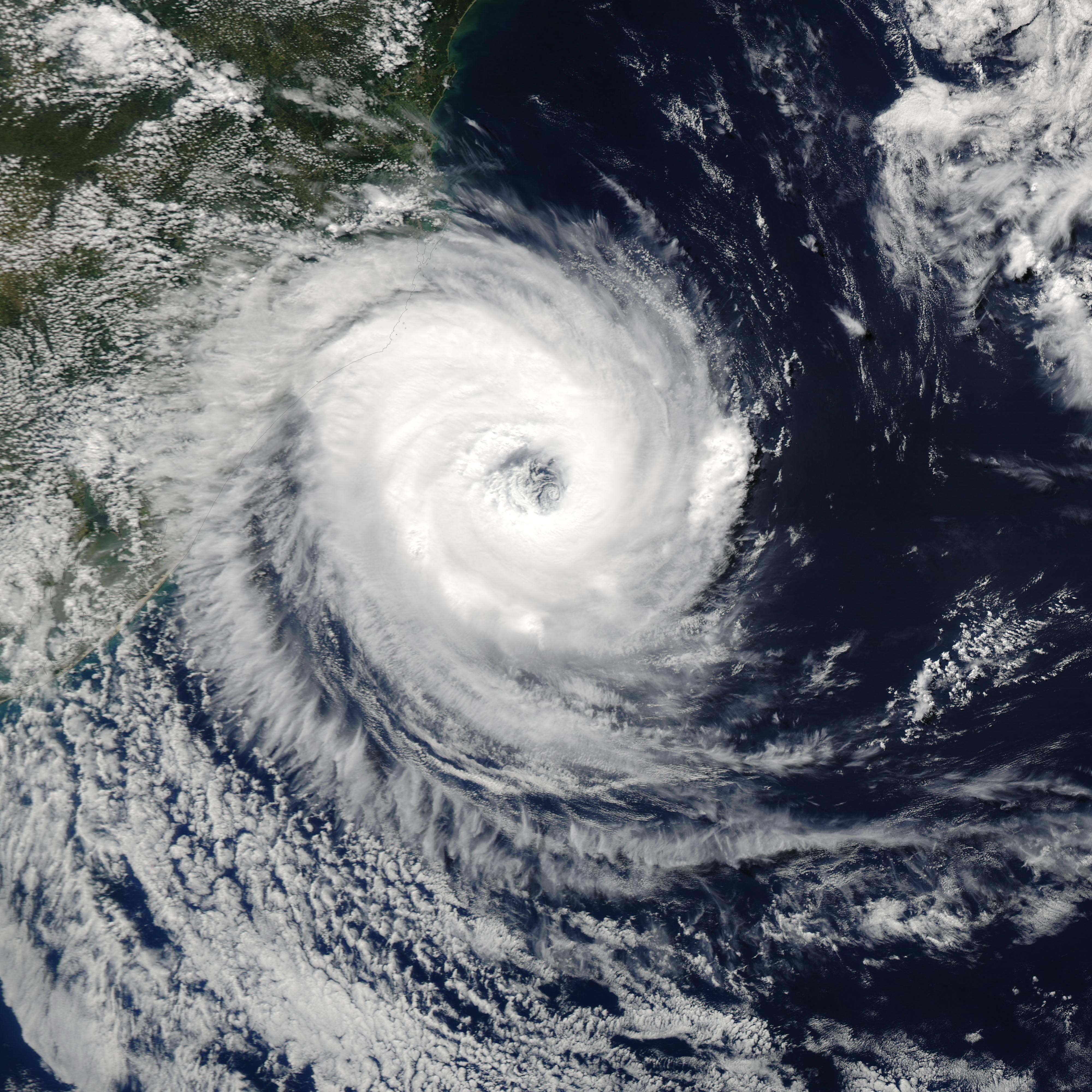 04_cyclone_catarina_2004.jpg