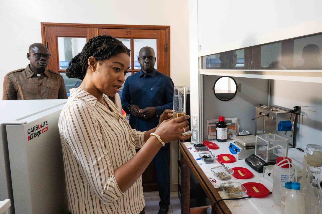 Foreground: Ndeye Maty Ndiaye, Research Grantee, Department of Physics Université Cheikh Anta Diop, Dakar, Senegal. In the background (right): Balla Diop Ngom, Research Grantee, Faculté des Sciences et Techniques, Université Cheikh Anta Diop, Dakar, Senegal. (Photo: G.Ortolani/TWAS).